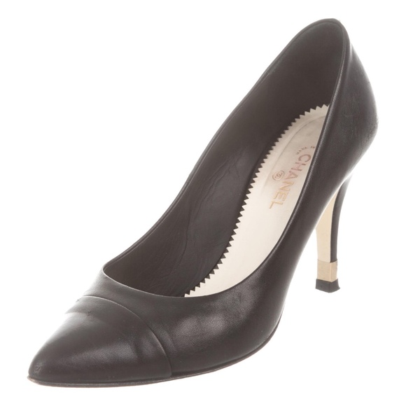 Chanel Lambskin CC Pumps - Picture 1 of 5